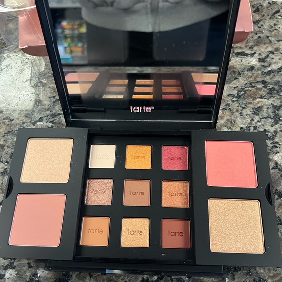 Limited Edition TARTE Treasures Collectors Set - Eyeshadow, Blush, highlighter + - Picture 8 of 9